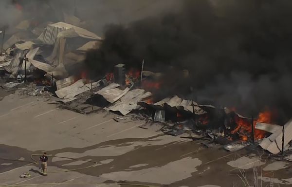 Houston fire: Tia Pancha flea market up in smoke on Airline Drive