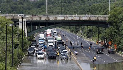 Sections of DVP, Lakeshore briefly flooded again after Toronto rainfall