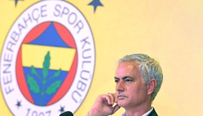 Mourinho llega al Fenerbahce "sin promesas" pero con el objetivo del campeonato turco