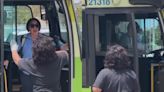 Video impactante: nuevo ataque a conductora de autobús Dash en Los Ángeles