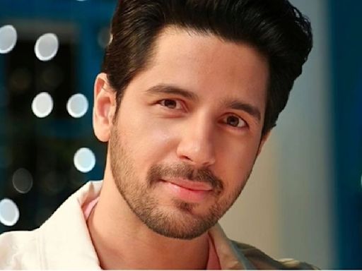 Sidharth Malhotra Gives A Peek Of His Childhood Picture On The Occasion Of Father's Day, See Picture