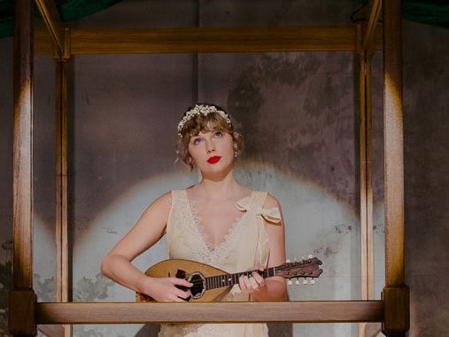 Taylor Swift's childhood items to go on show at V&A