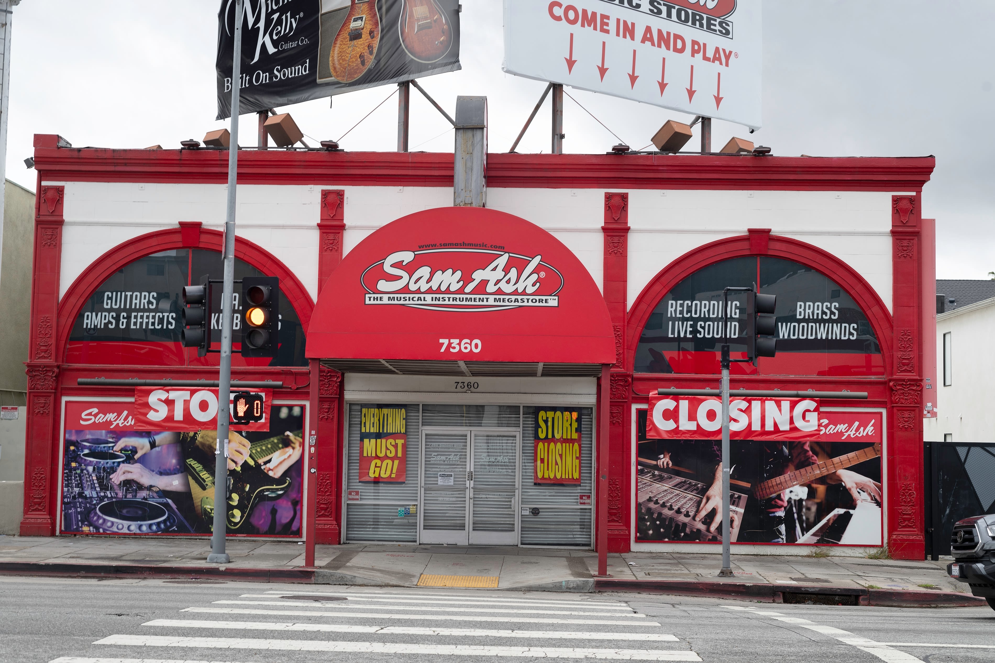 Music retailer Sam Ash officially shuts down stores