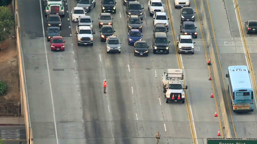 Motorcyclist killed in crash that left NB 405 closed for hours in San Fernando Valley