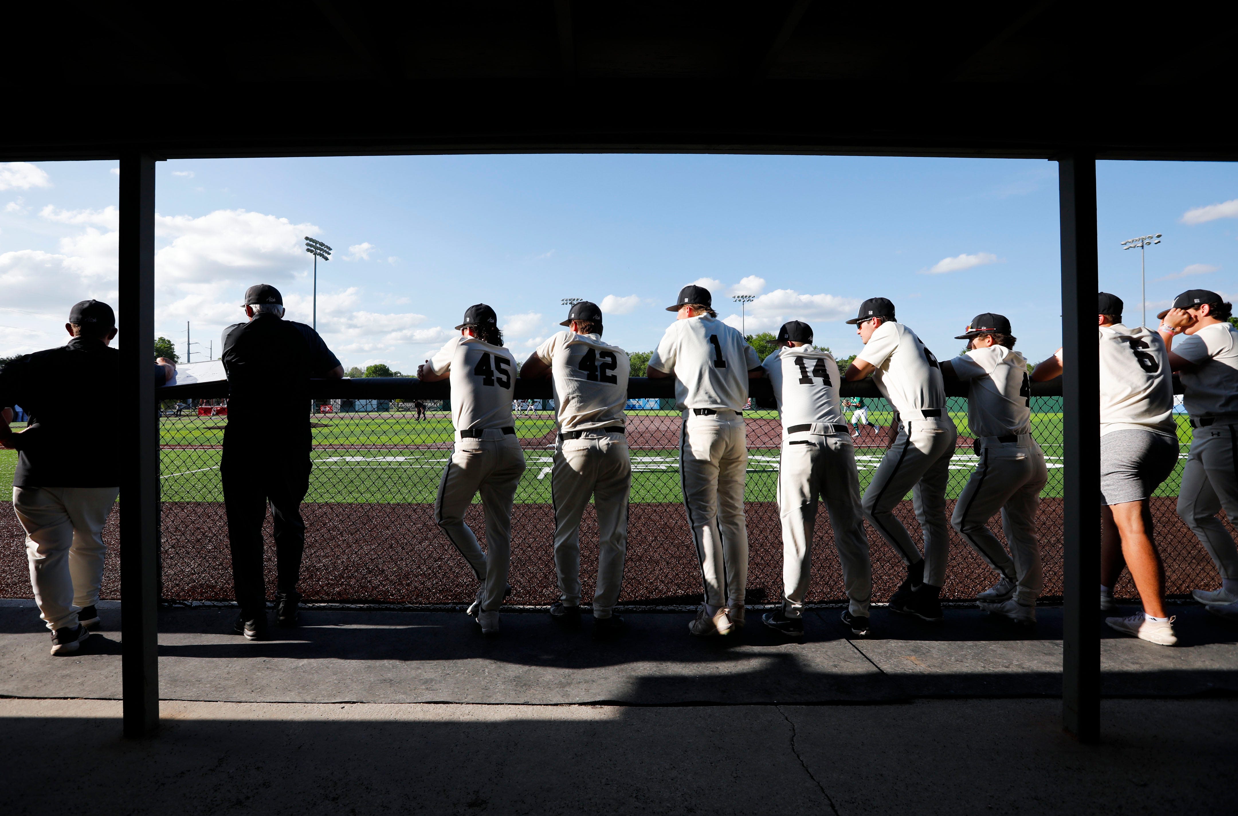 Speeches, bus rides and Katy Perry: Behind the scenes with top-ranked Willard baseball