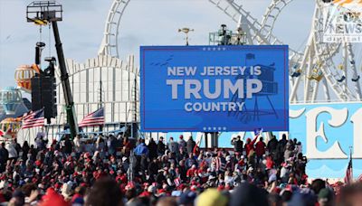 Massive Trump beach rally in deep-blue NJ draws stark contrast to Biden's beach weekend: 'Biden could never'