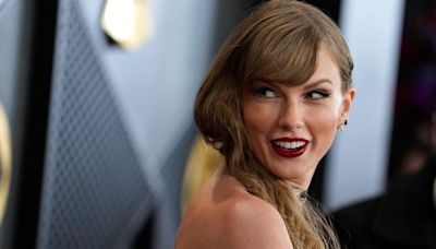 Taylor Swift is urging her fans to vote on Super Tuesday