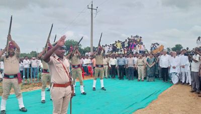 Veer Basawanth Reddy Mudnal laid to rest with full state honours