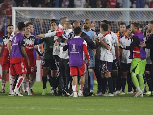 2-2. Nacional remonta con doblete de Gonzalo Carneiro y frena a River Plate
