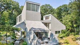 In Upstate New York, a Myron Goldfinger Masterpiece Seeks $1.5M