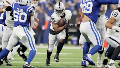 Long-shot bets pouring in on Raiders' Zamir White to lead the NFL in rushing yards