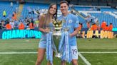 El ROMÁNTICO festejo de Julián Álvarez y Emilia Ferrero tras la consagración del Manchester City