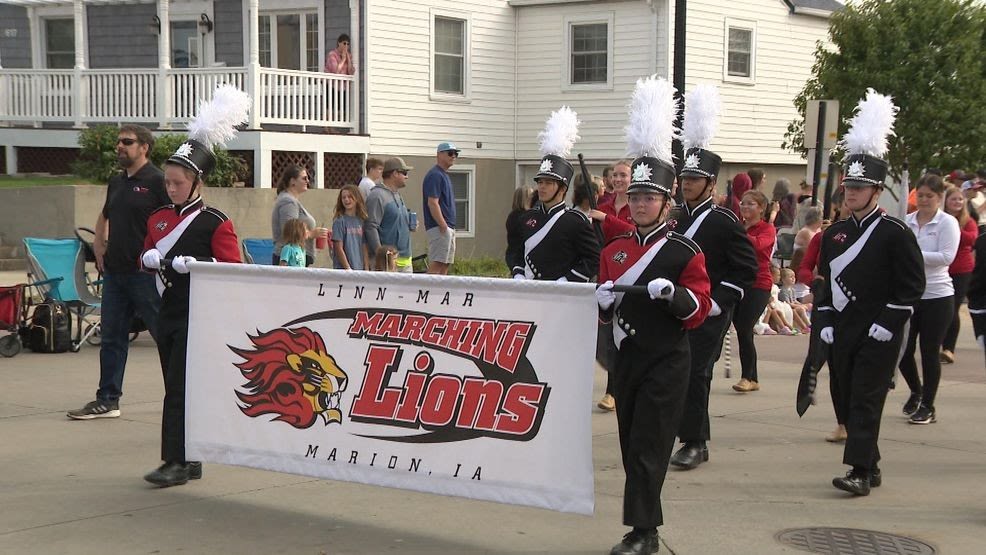 City of Marion celebrates fall with festive parade