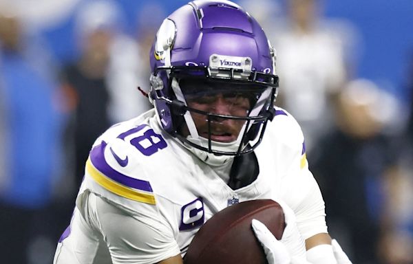 Vikings seek new deal with Justin Jefferson; star WR absent so far from workouts, AP source says