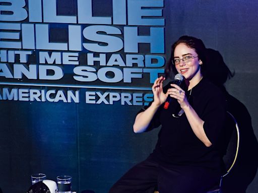 Billie Eilish llueva o truene, no le falla a México