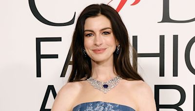 Why Anne Hathaway Says Kissing Actors in Chemistry Tests Was So "Gross" - E! Online