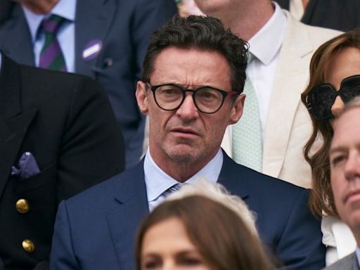 Hugh Jackman se rapproche d’une collègue à Wimbledon… Kate Middleton est ovationnée lors de son arrivée au tournoi…