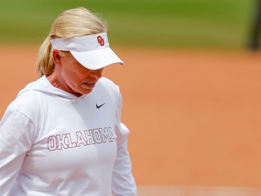 OU softball coach Patty Gasso outfoxed herself by not starting Kelly Maxwell vs Florida