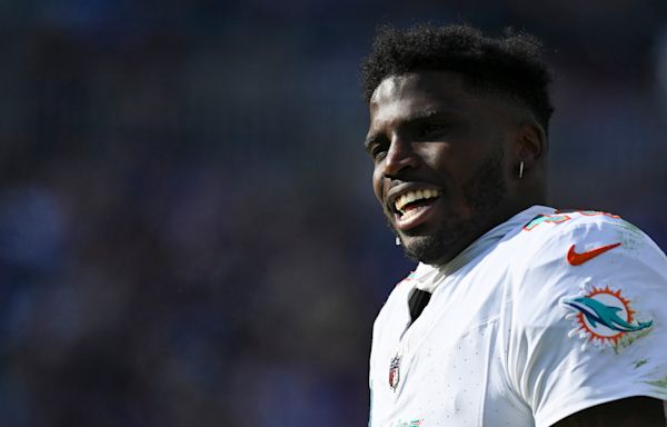 Dolphins' Tyreek Hill Is Trending Over Plumber Joke