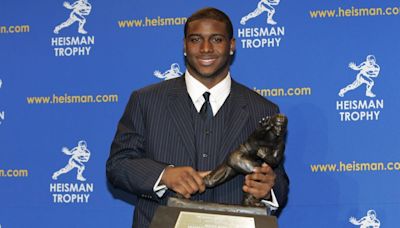 Reggie Bush to have 2005 Heisman Trophy returned