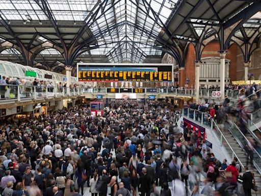 The travel hack every commuter needs to know to get a seat on a busy train