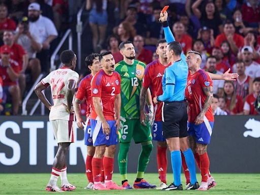 En Colombia salen en defensa de Wilmar Roldán y le dan con todo a la Roja de Gareca - La Tercera