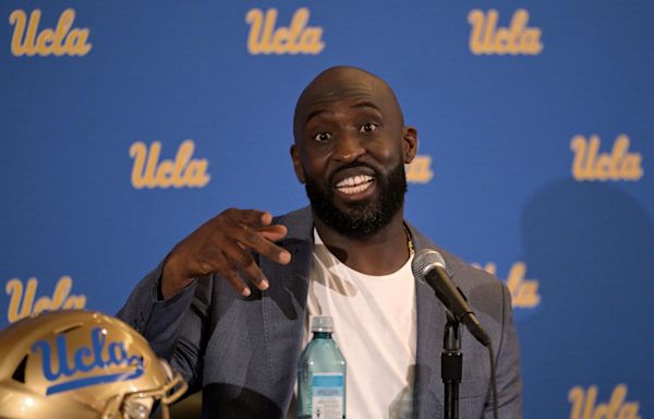 UCLA Football: Former Pac-12 Quarterback Commits to Bruins