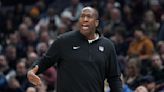 Kings agree to a contract extension with coach Mike Brown, AP source says