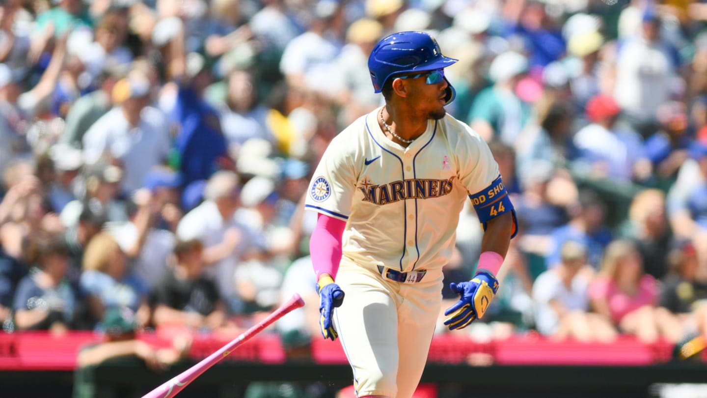 WATCH: Julio Rodriguez Finally Pops Another Home Run as M's Lose on Saturday