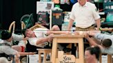 Qué es el “Fingerhakeln”, el tradicional campeonato de lucha de dedos que se practica en Alemania