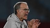 Uruguay: Marcelo Bielsa renovó y amplió la base, pero no devela el papel que tendrán los veteranos Suárez, Cavani, Cáceres y Muslera