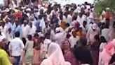 Vídeo | Una estampida en un encuentro religioso en el norte de India deja más de cien muertos