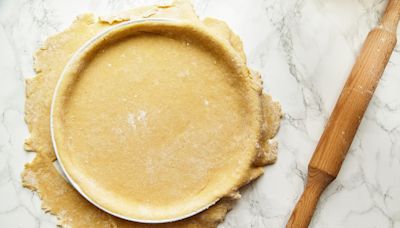 This Genius Coin Hack Perfectly Measures The Thickness Of Pie Crust