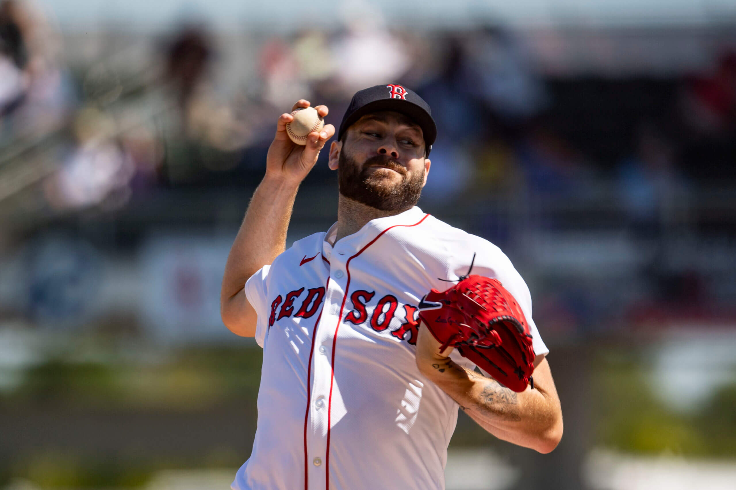 Inside the Red Sox trainer’s room with Lucas Giolito and Liam Hendriks