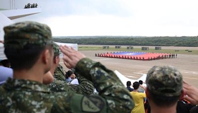 臧幼俠起立聽中國國歌不只羞辱父親，更釋放出國民黨放棄「各表」主張「一中」的訊息 - TNL The News Lens 關鍵評論網