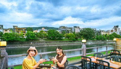 京都夏夜生活散步2提案 鴨川納涼美食與寺町京極商店街夜飲喫茶 feat. JINS眼鏡