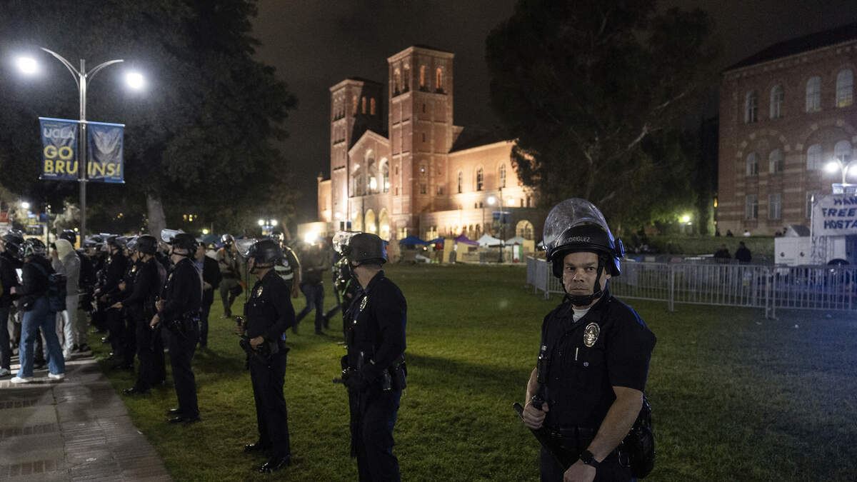 Campus Under Siege: The Breakdown of Peace at UCLA | KFI AM 640 | The John Kobylt Show