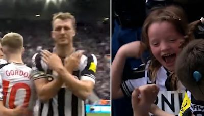 El festejo inclusivo de un futbolista del Newcastle que emocionó a un grupo de niños sordos