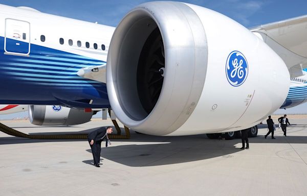 British Airways Orders GE Engines for 787 in Blow to Rolls Royce