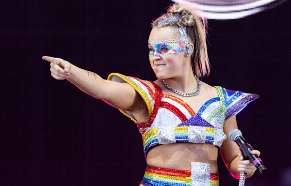 JoJo Siwa reflects on Candace Cameron Bure feud: 'If I saw her, I would not say hi'