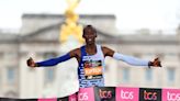 London Marathon 2023 LIVE: Latest updates as Kelvin Kiptum breaks men’s record and Sifan Hassan wins women’s
