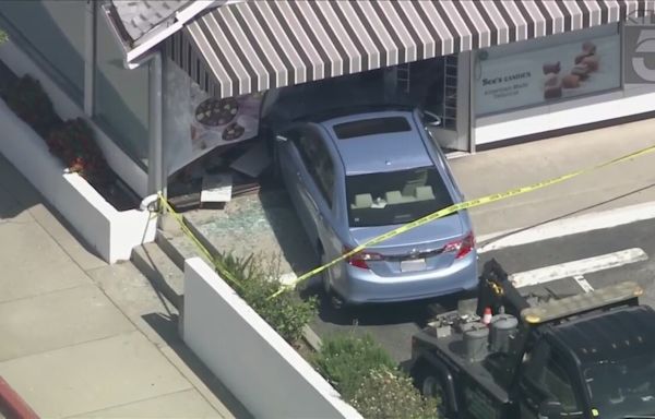 Driver crashes into See’s Candies store in La Cañada