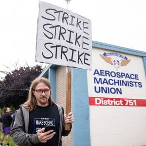 Boeing factory workers vote whether to go on strike