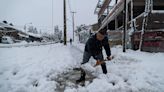 Alerta meteorológica: Bariloche experimenta una nevada histórica que obligó a suspender las clases