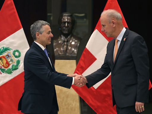 Perú y Suiza celebran 140 años de relaciones diplomáticas en una muestra que une a los Andes y los Alpes