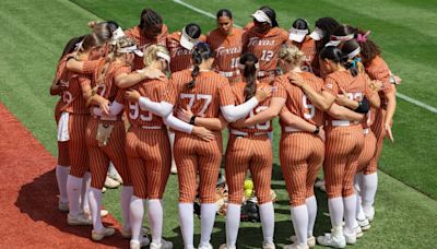 College softball final top-25 rankings, plus players to watch in conference tournaments