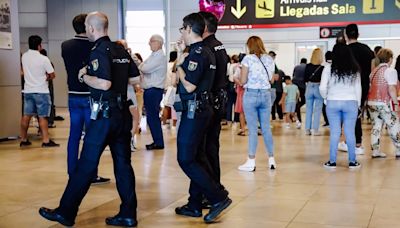 JUPOL cifra en 500 los menores migrantes en Barajas en lo que va de año y critica a Interior por "negar una solución"