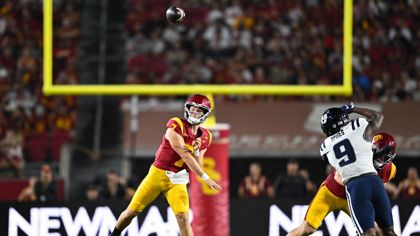 USC Trojans Snubbed, Projected To Miss College Football Playoff