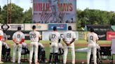 Tributos a Willie Mays y Ligas Negras abundan en Rickwood Field