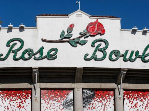 Rose Bowl makes another push to be left out of CFP semifinal rotation in favor of historic New Year's Day date